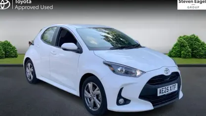 Used Toyota Yaris 116 HP (85 kW) 2025 White Hatchback