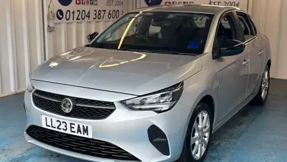 Begagnad Vauxhall Corsa Design Edition 101 HK (74 kW) 2023 Grå Halvkombi