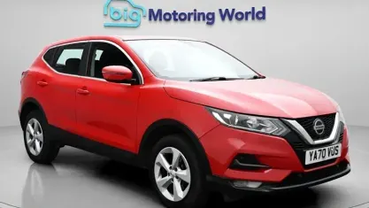 Używany Nissan Qashqai Acenta Premium 140 KM (102 kW) 2020 Czerwony SUV