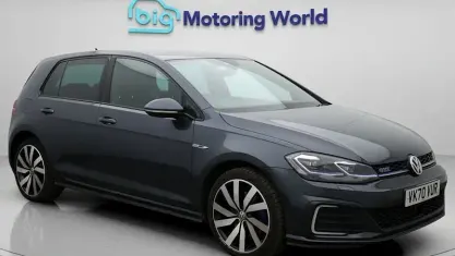 Begagnad VW Golf VII Advance 204 HK (150 kW) 2020 Halvkombi