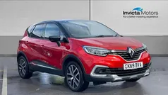 Red/black Used 2019 Renault Captur Version S SUV | £10,495 (Fair price)