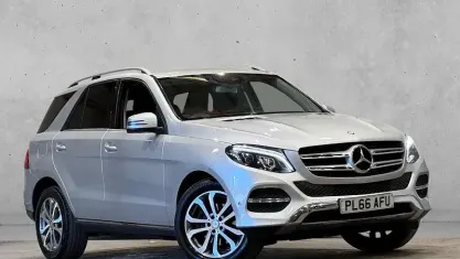 Usado Mercedes GLE250 204 CV (150 kW) 2017 Plateado Familiar