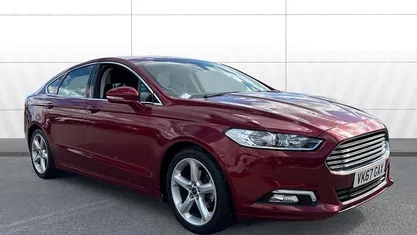 Used Ford Mondeo Titanium 180 HP (132 kW) 2017 Red Hatchback