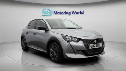 Used Peugeot e-208 Allure+ 100 kW (136 HP) 2023 Hatchback
