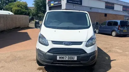Used Ford Transit Custom 105 HP (77 kW) 2017 White Van