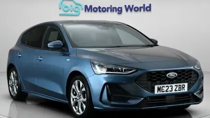 Used Ford Focus ST-Line 125 HP (91 kW) 2023 Blue Hatchback