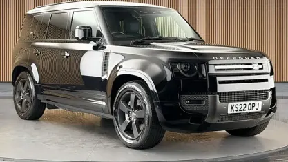 Used Land Rover Defender HSE Dynamic 300 HP (220 kW) 2024 SUV