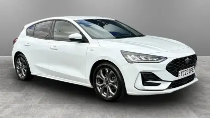 Used Ford Focus ST-Line 125 HP (91 kW) 2023 White Hatchback