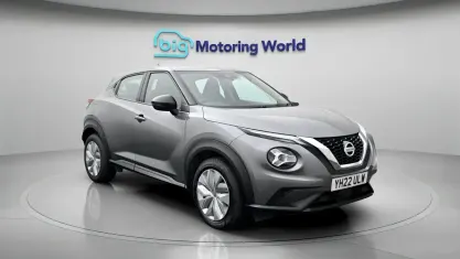Begagnad Nissan Juke Acenta 114 HK (83 kW) 2022 Grå SUV