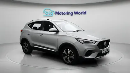 Usado MG ZS Excite 106 CV (77 kW) 2023 Plateado SUV