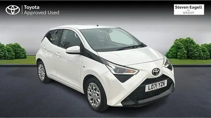 Used Toyota Aygo X-play 72 HP (52 kW) 2021 Hatchback