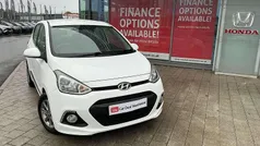 White Used 2016 Hyundai i10 Premium Hatchback | £6,599 (Fair price)