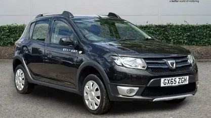 Used Dacia Sandero Lauréate 90 HP (66 kW) 2015 Black Hatchback