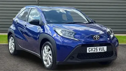 Used Toyota Aygo X PURE 72 HP (52 kW) 2025 Blue SUV
