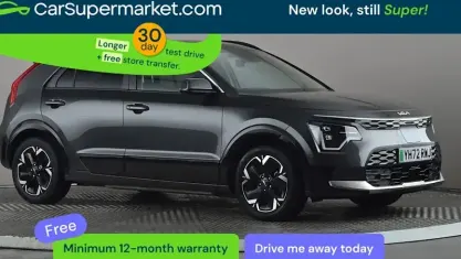 Begagnad Kia Niro 150 kW (204 HK) 2023 Grå SUV