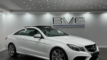 Gebraucht Mercedes E220 AMG line 177 PS (130 kW) 2016 Weiß Coupé