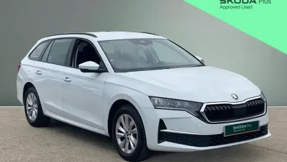 Used Skoda Octavia SE Technology 116 HP (85 kW) 2025 White Estate