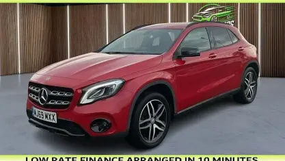 Usado Mercedes GLA180 Urban 122 HP (89 kW) 2020 SUV