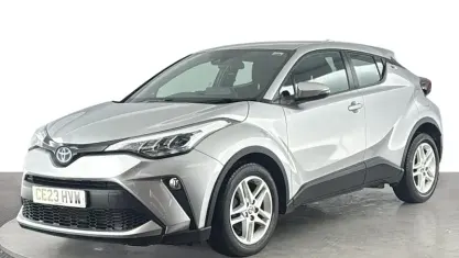 Usado Toyota C-HR 122 CV (89 kW) 2023 Plateado SUV
