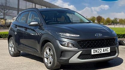 Gebraucht Hyundai Kona SE 120 PS (88 kW) 2022 Grau SUV