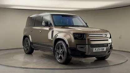 Used 2023 Land Rover Defender SE Dynamic Estate | £46,200 (Super price)