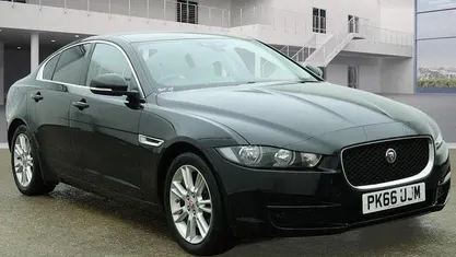 Used Jaguar XE Prestige 240 HP (176 kW) 2016 Sedan