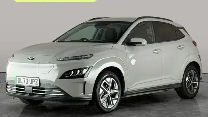 Usado Hyundai Kona Premium 100 kW (136 CV) 2022 Gris SUV