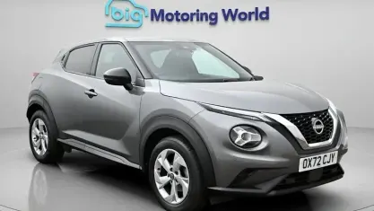Usado Nissan Juke N-Connecta 114 HP (83 kW) 2023 Cinzento SUV
