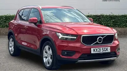 Used Volvo XC40 Momentum 197 HP (144 kW) 2021 Red SUV