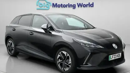 Begagnad MG MG4 EV Trophy 150 kW (204 HK) 2025 Halvkombi