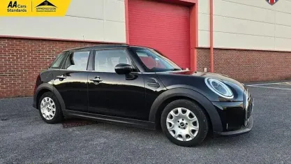 Used Mini ONE Classic 102 HP (75 kW) 2021 Black Hatchback