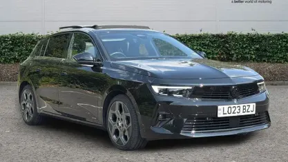 Used Vauxhall Astra Ultimate 131 HP (96 kW) 2023 Black Hatchback