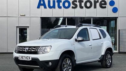 Used Dacia Duster Lauréate 109 HP (80 kW) 2017 White Estate