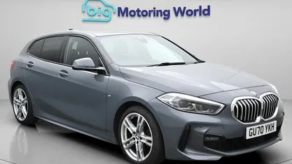 Usado BMW 118 M Sport 150 HP (110 kW) 2021 Cinzento Citadino