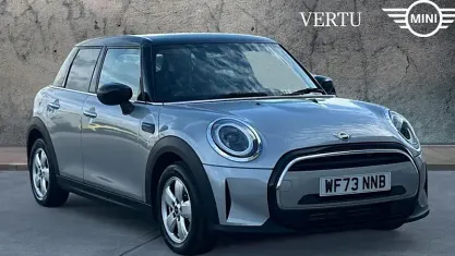 Begagnad Mini Cooper Classic 136 HK (100 kW) 2022 Silver Halvkombi