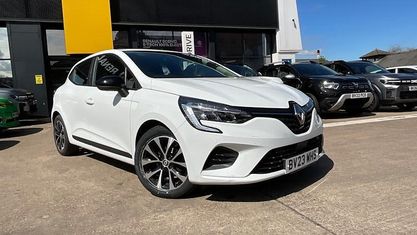Używany Renault Clio V Evolution 90 KM (66 kW) 2023 Hatchback
