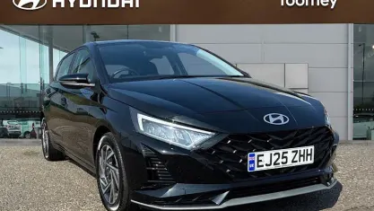 Used Hyundai i20 Advanced 101 HP (74 kW) 2025 Black Hatchback