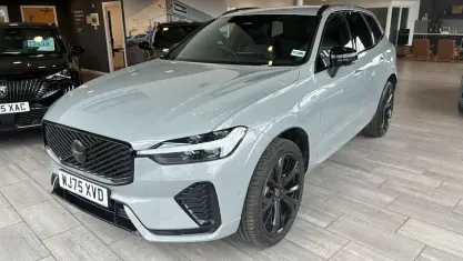 Używany Volvo XC60 Plus 250 KM (183 kW) 2026 SUV