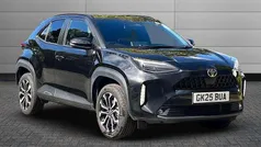 Eclipse black Used 2025 Toyota Yaris Cross Design SUV | £24,750 (Fair price)