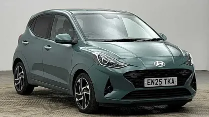 Usado Hyundai i10 Premium 79 HP (58 kW) 2025 Verde Citadino