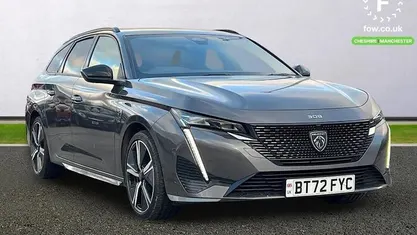Used Peugeot 308 SW Signature Sky 131 HP (96 kW) 2023 Estate