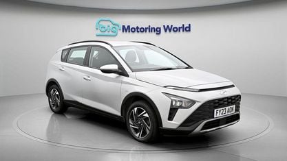 Używany Hyundai Bayon SE 101 KM (74 kW) 2023 Srebrny SUV