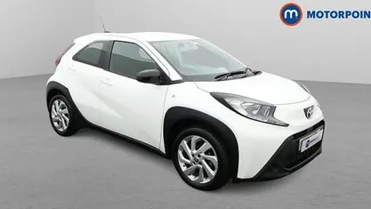 Used Toyota Aygo X PURE 72 HP (52 kW) 2024 SUV