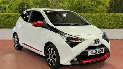 Usado Toyota Aygo Trend 72 HP (52 kW) 2021 Branco Citadino