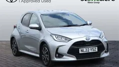Silver Used 2022 Toyota Yaris Hybrid Design Hatchback | £16,000 (Fair price)