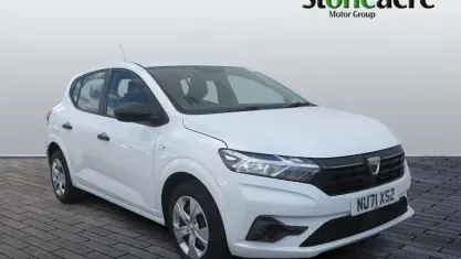 Used Dacia Sandero Essentiel 73 HP (53 kW) 2020 White Hatchback