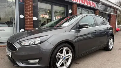 Used Ford Focus Zetec 125 HP (91 kW) 2015 Grey Hatchback