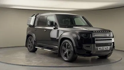 Used 2025 Land Rover Defender HSE Dynamic Estate | £56,700 (Super price)