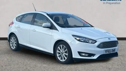 Used Ford Focus Titanium 120 HP (88 kW) 2016 White Hatchback