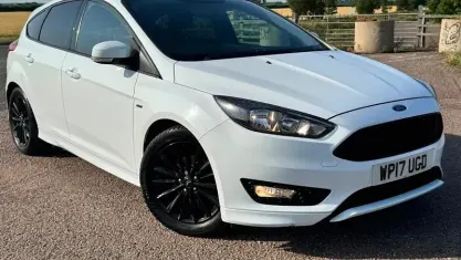 Used Ford Focus ST-Line 125 HP (91 kW) 2017 White Hatchback